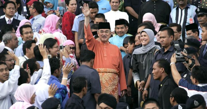 Bekas pemimpin Malaysia Abdullah Ahmad Badawi, yang meluaskan kebebasan politik, meninggal dunia pada 85