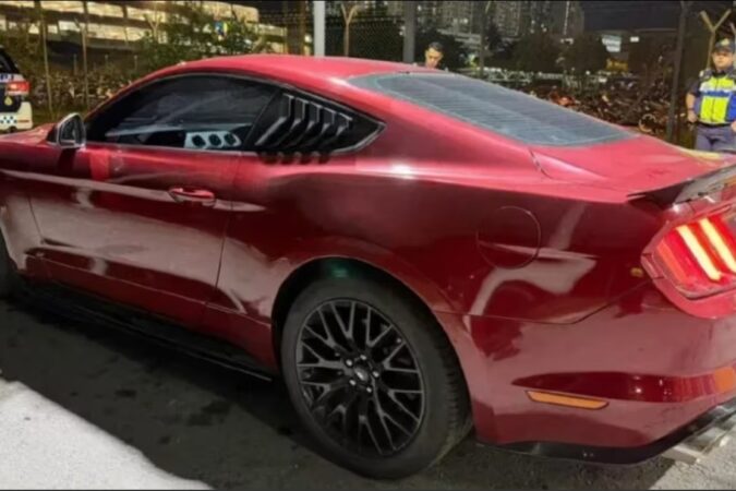 Wanita Singapura ditangkap di Kuala Lumpur kerana memandu kereta sukan dengan lesen yang tamat tempoh