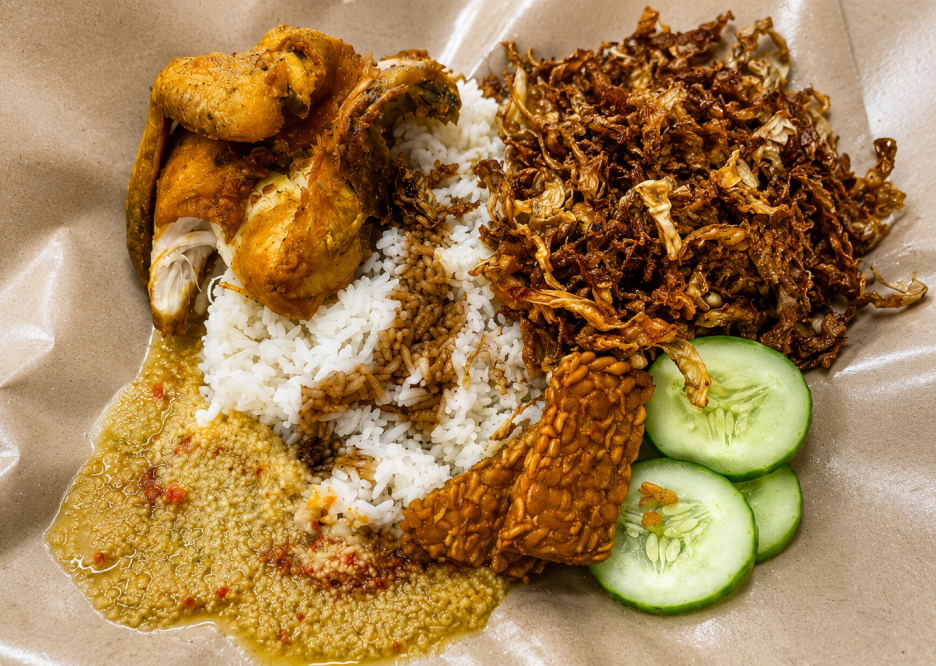 Perniagaan makanan di Kuala Lumpur belum lagi menghadapi kekurangan… tetapi mereka sudah bersedia untuk menghadapinya